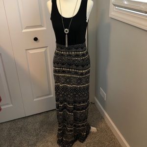 Patterned maxi skirt